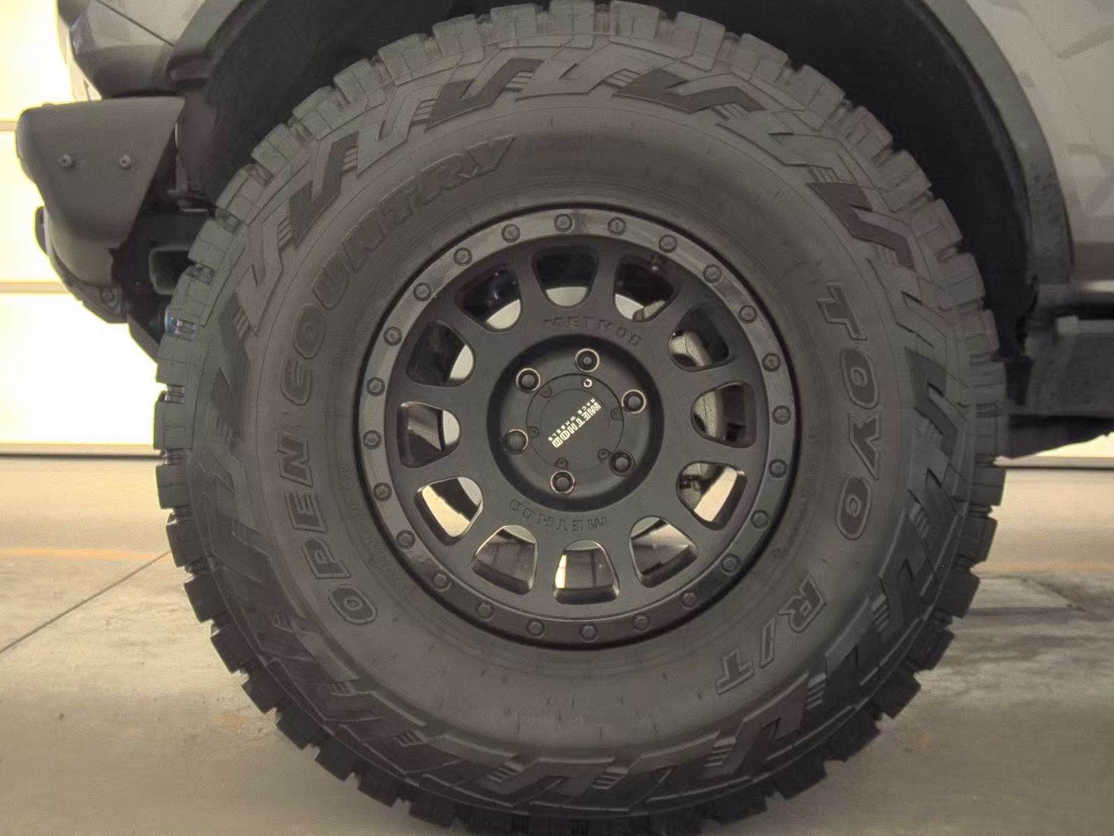 FORD BRONCO - 10