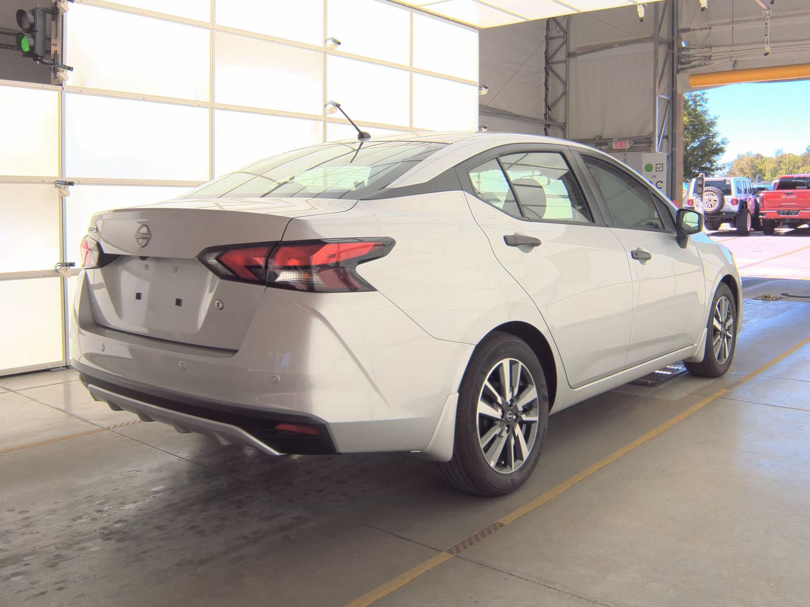 NISSAN VERSA - 6