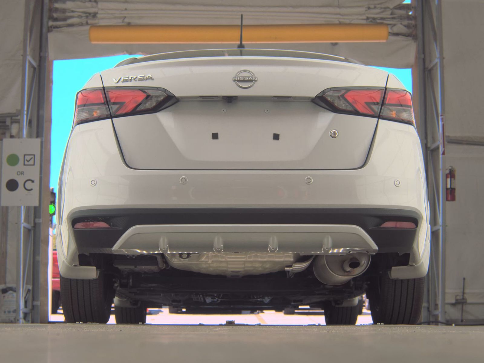 NISSAN VERSA - 8