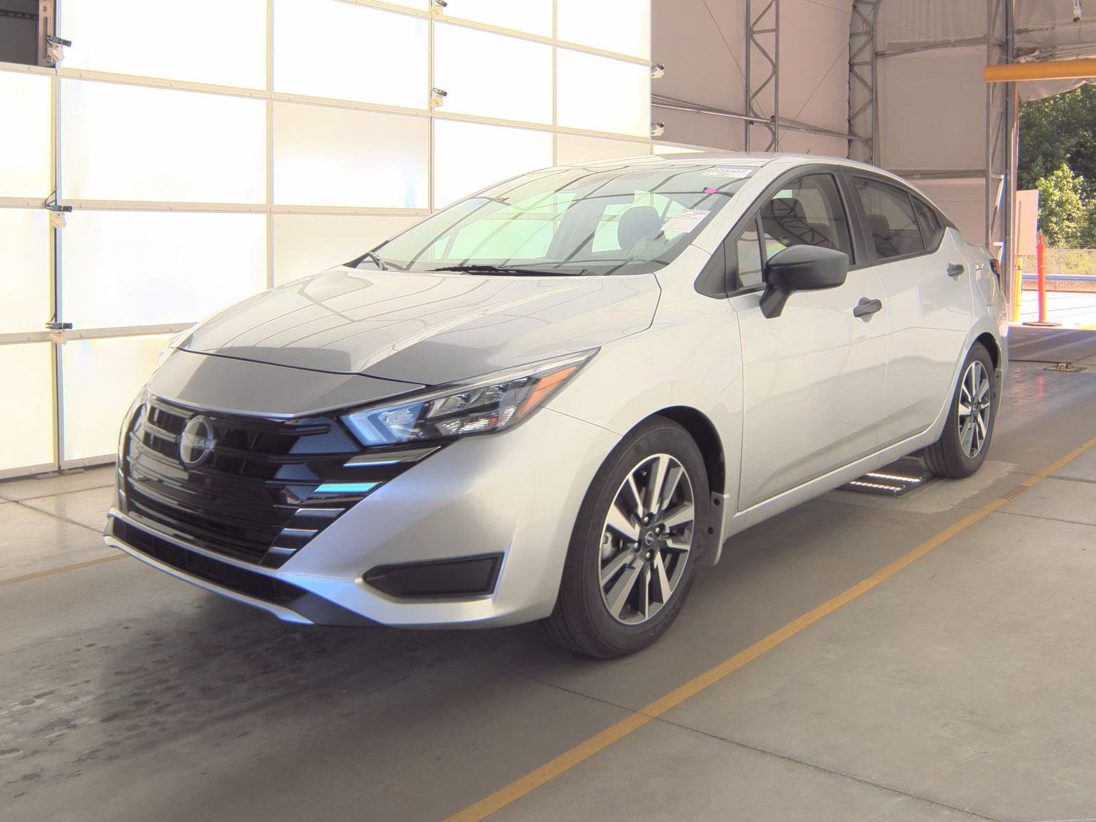 NISSAN VERSA - 1