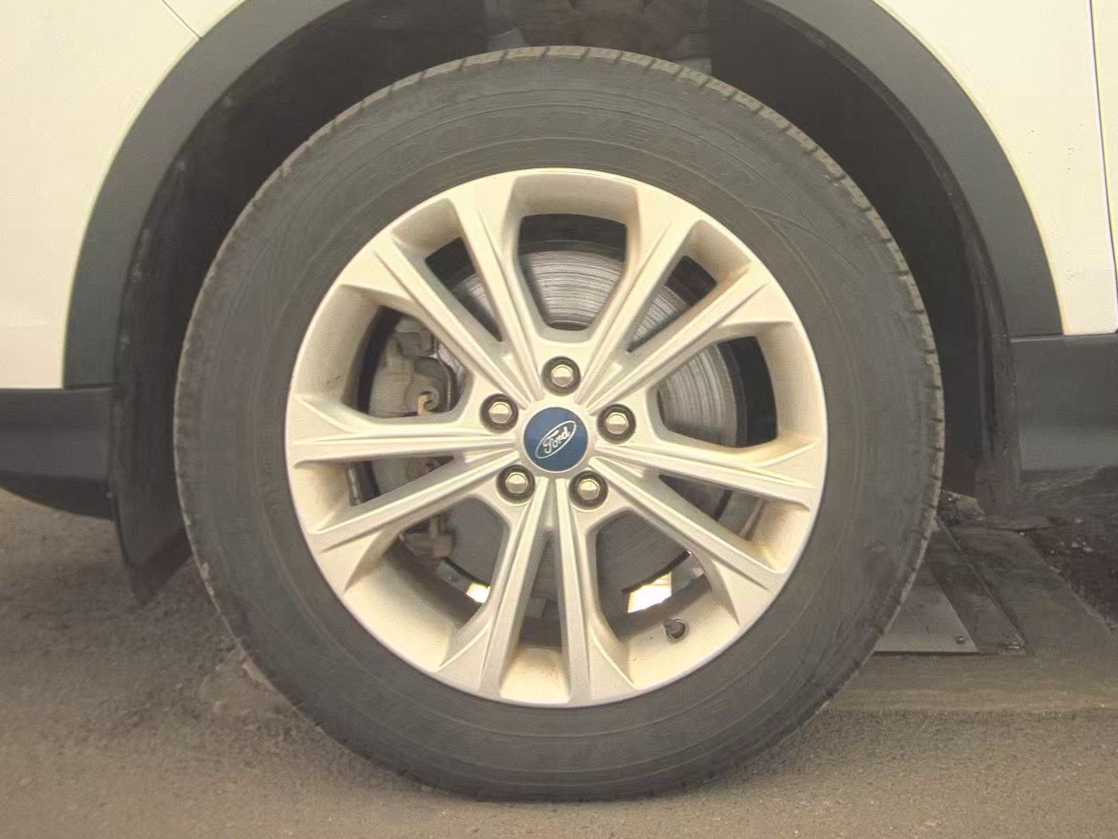 FORD ESCAPE - 10