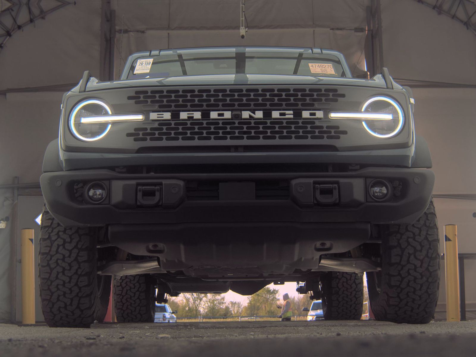 FORD BRONCO - 4