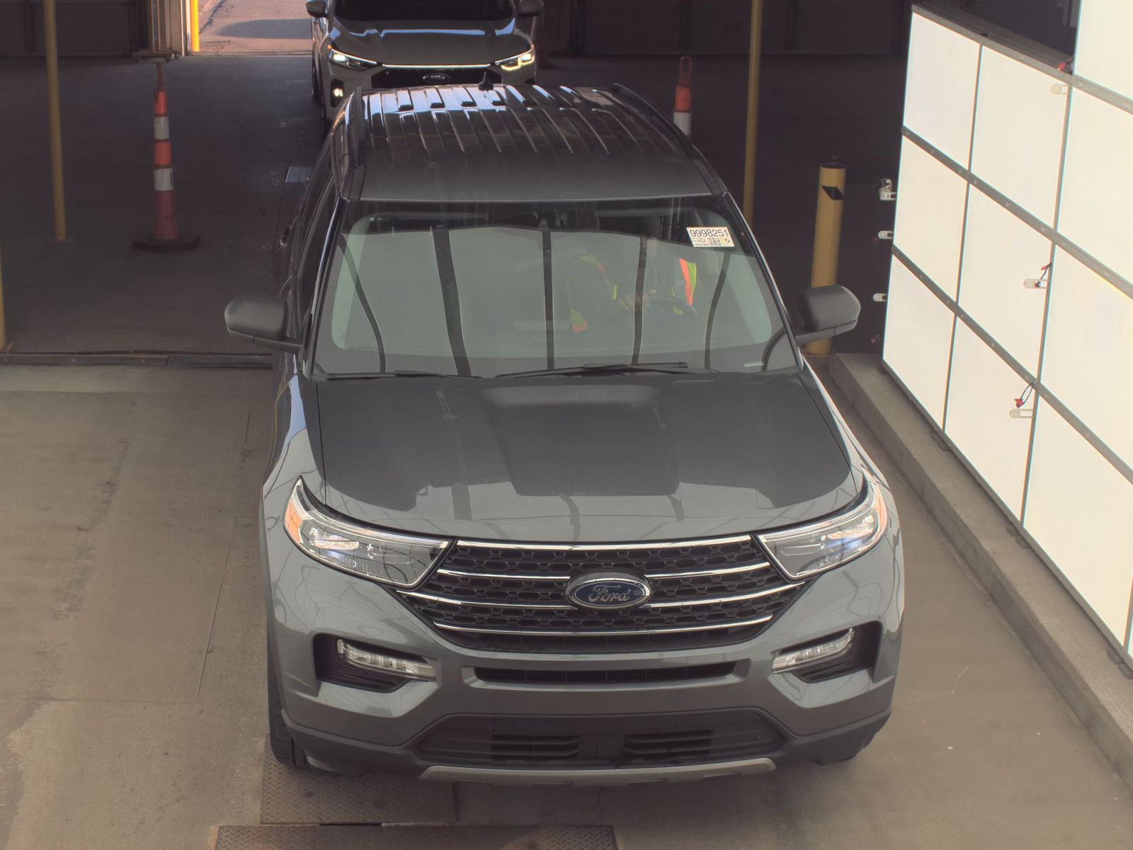 FORD EXPLORER - 3