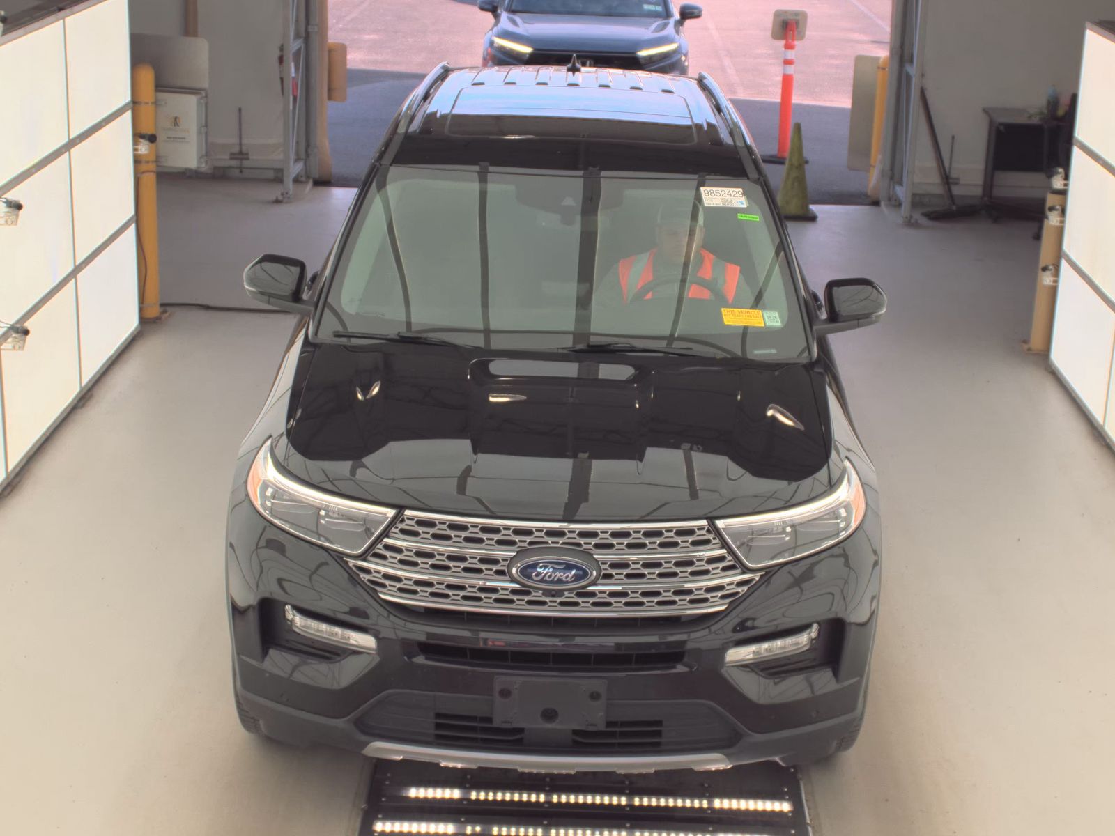 FORD EXPLORER - 3