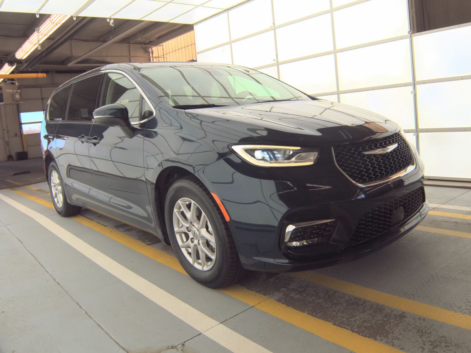 2023 Chrysler Pacifica Touring L FWD