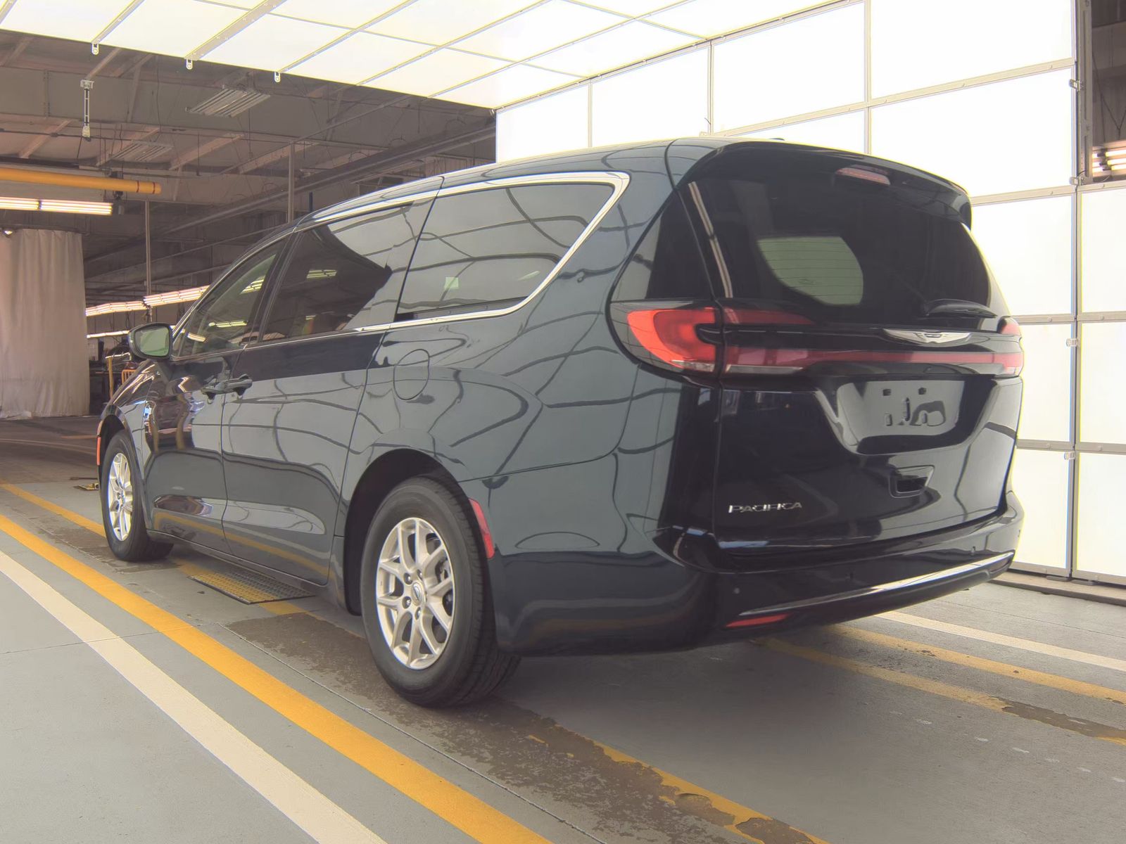 2023 Chrysler Pacifica Touring L FWD