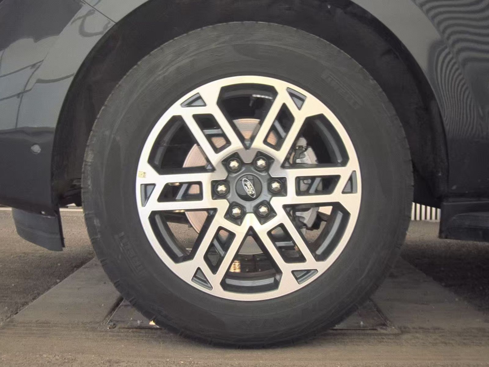 FORD EXPEDITION - 10