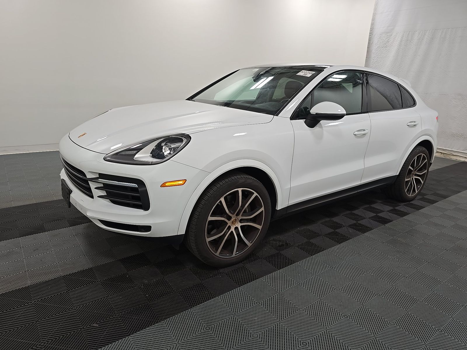 PORSCHE CAYENNE - 1