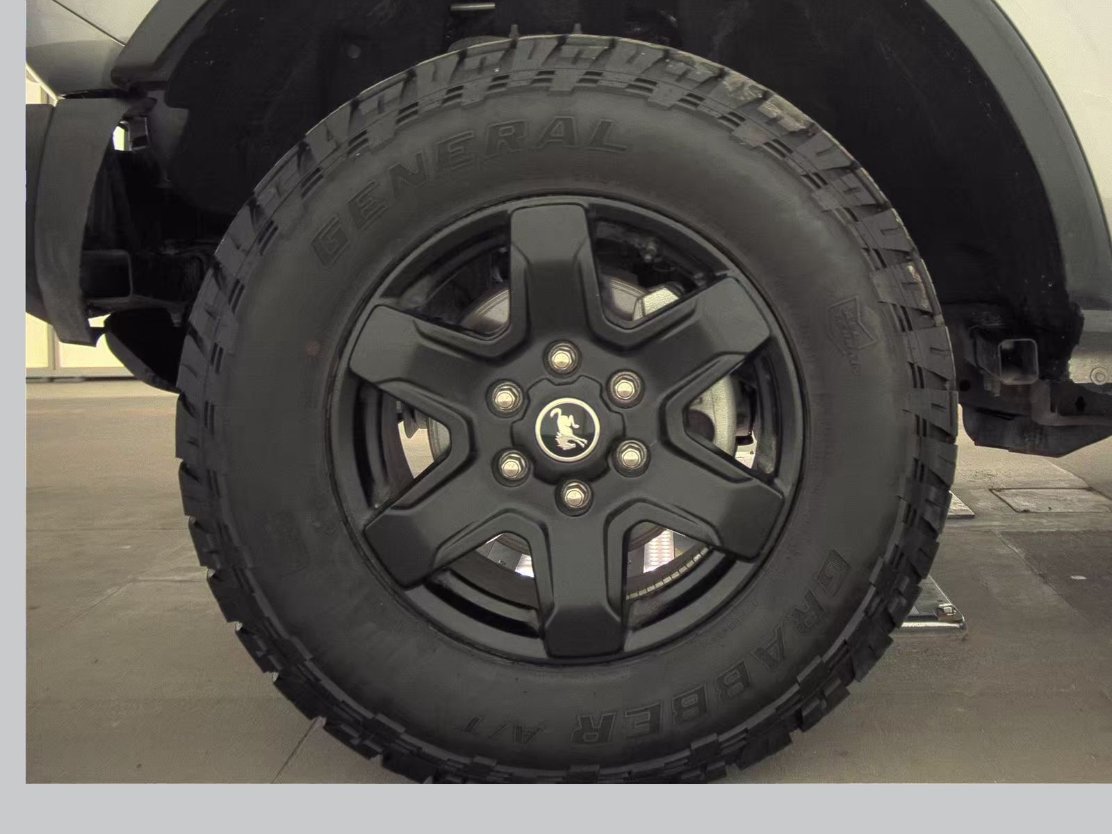 FORD BRONCO - 10