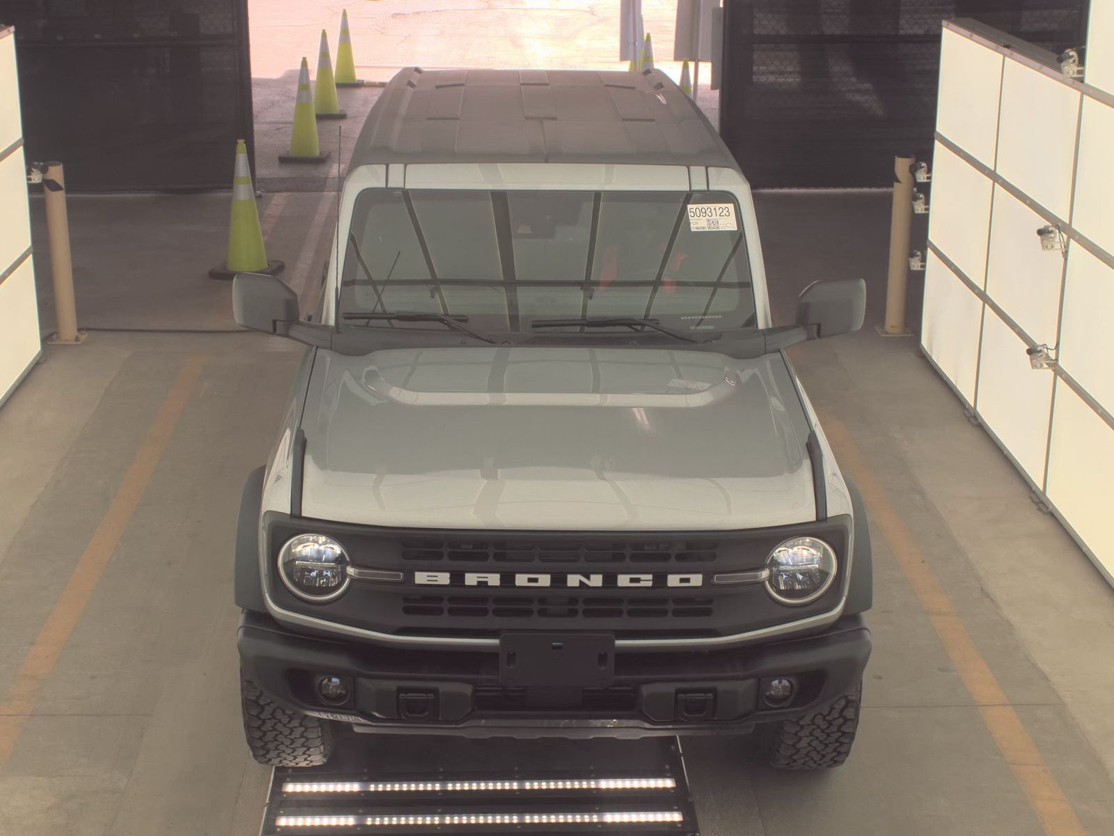 FORD BRONCO - 3