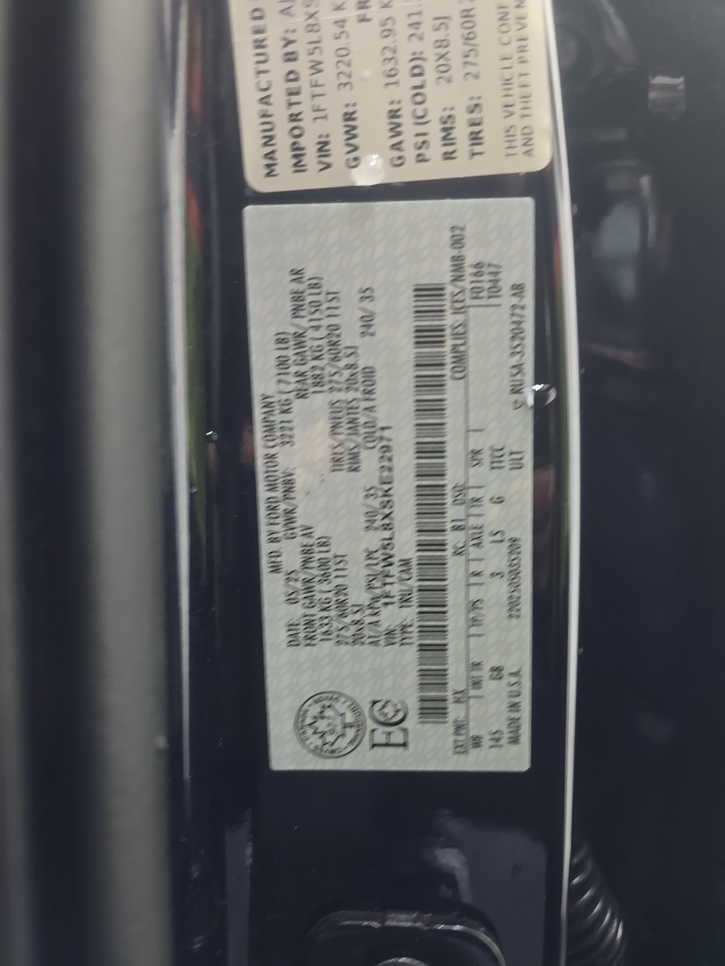 2025 Ford F-150 Lariat AWD