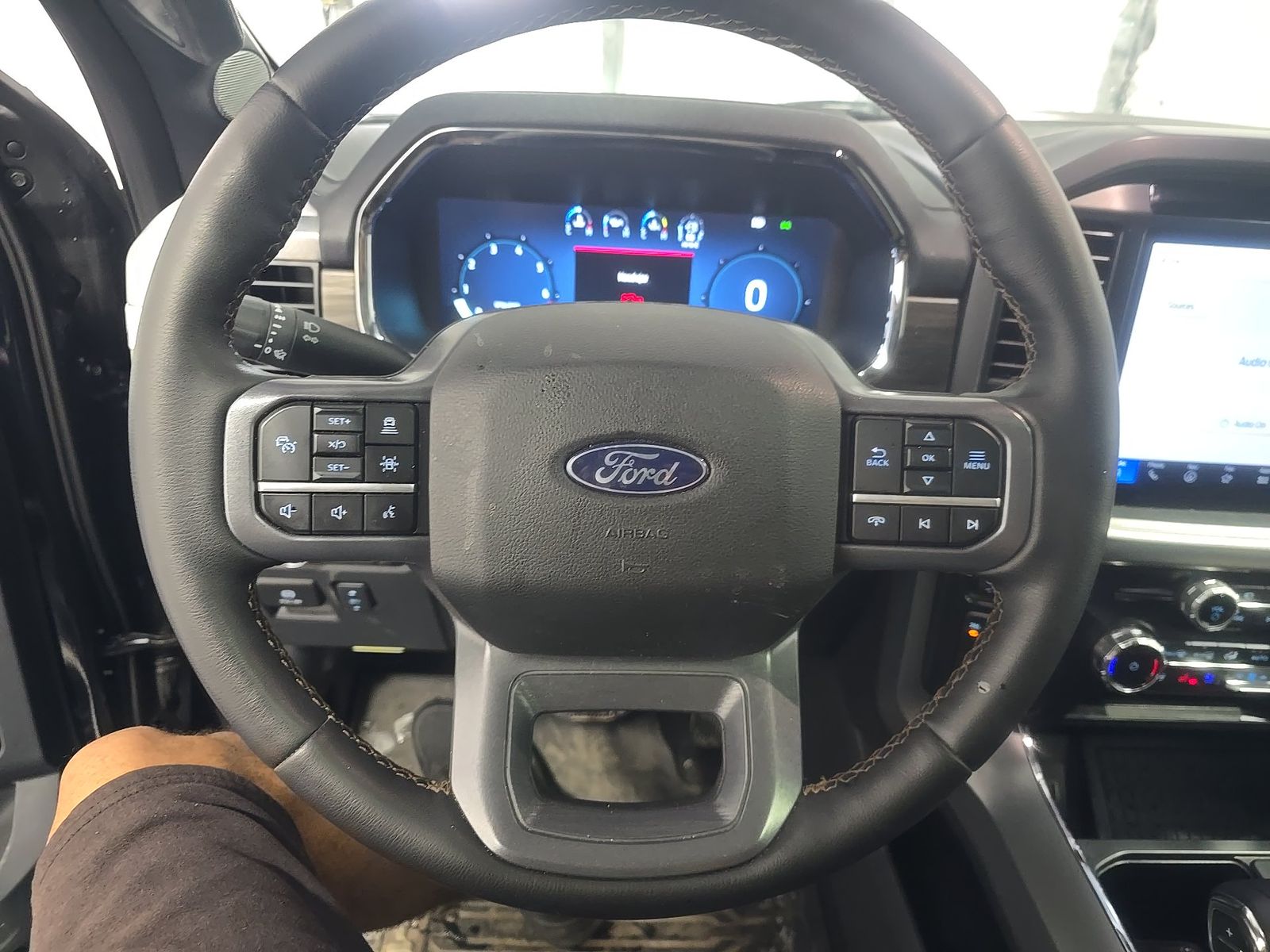 2025 Ford F-150 Lariat AWD