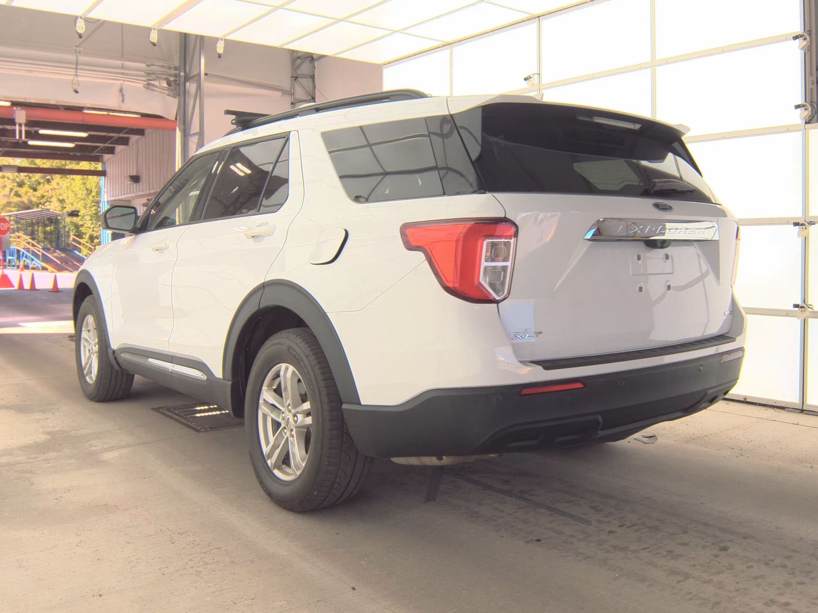 FORD EXPLORER - 9