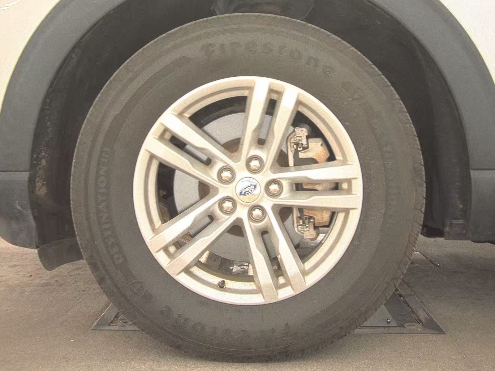 FORD EXPLORER - 10