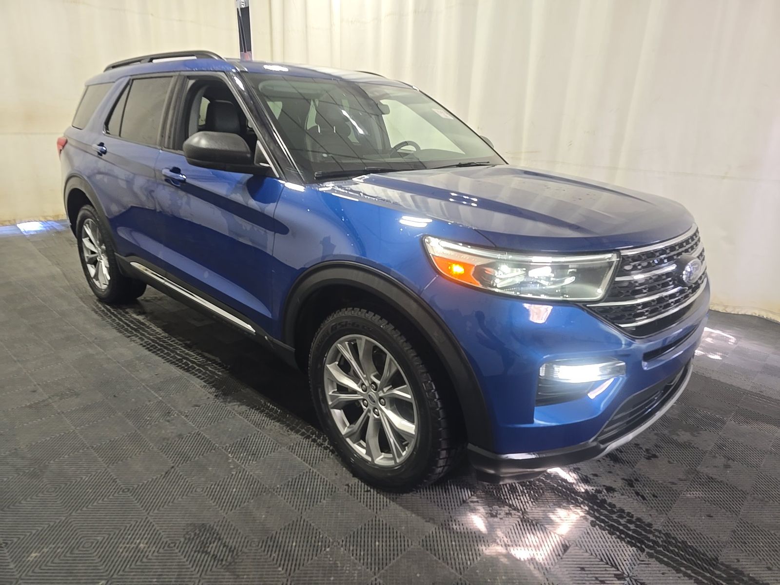 FORD EXPLORER - 4
