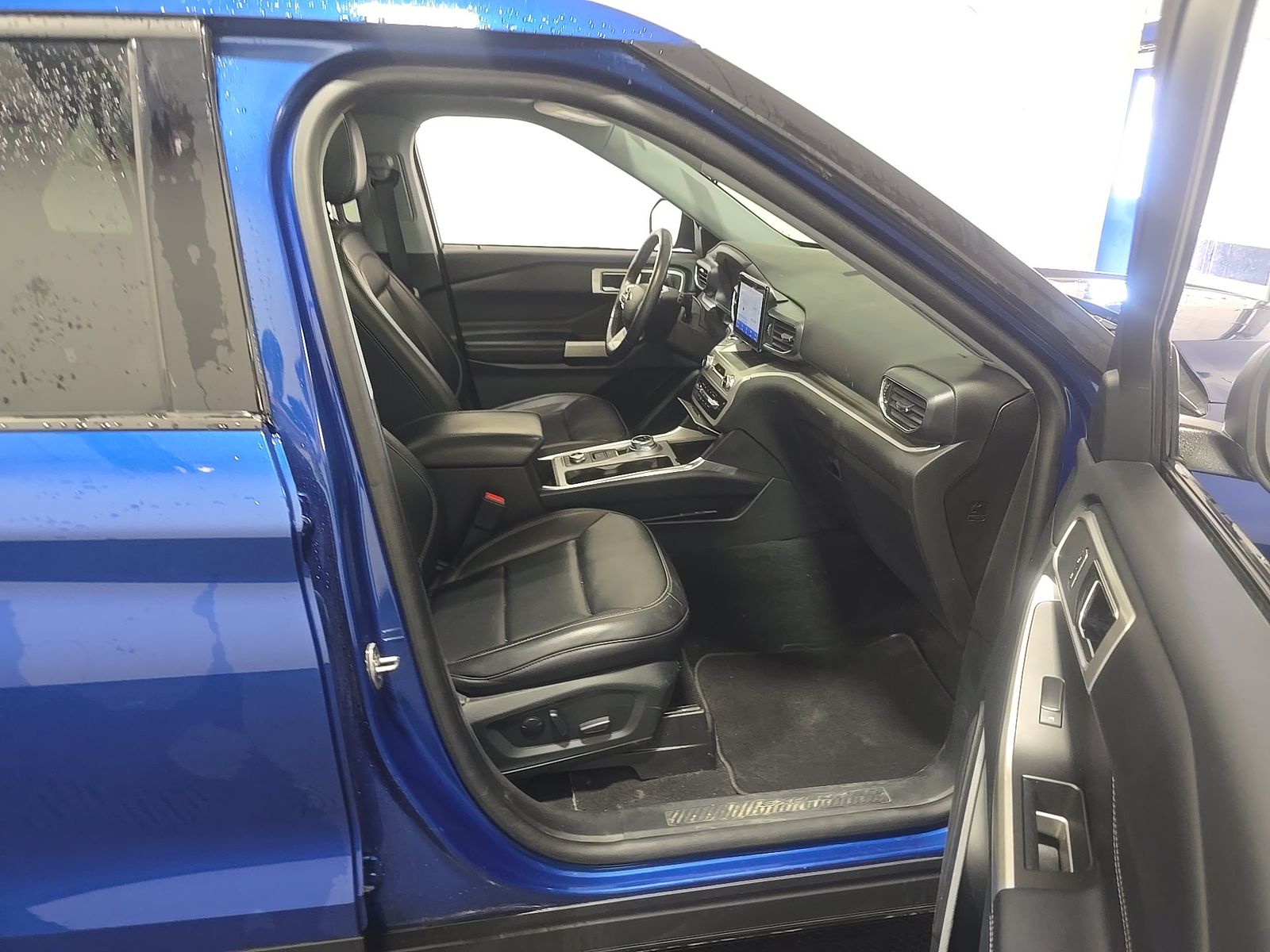 FORD EXPLORER - 9