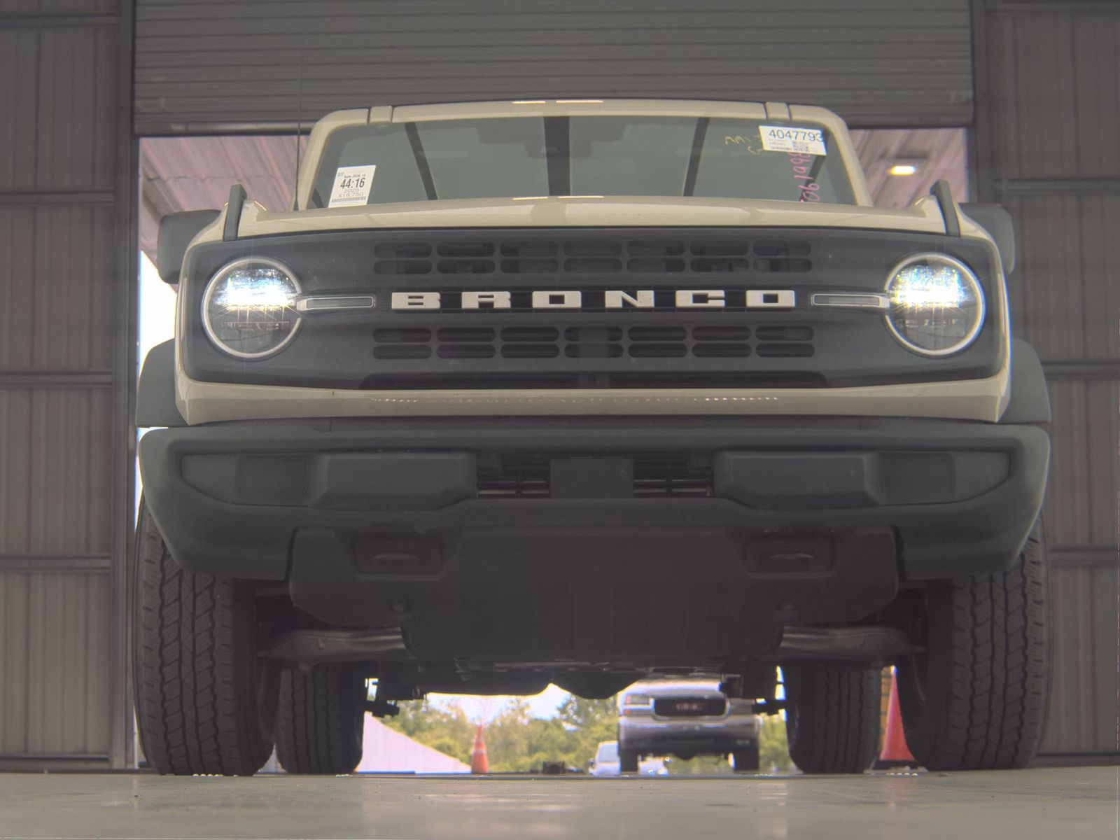 FORD BRONCO - 4