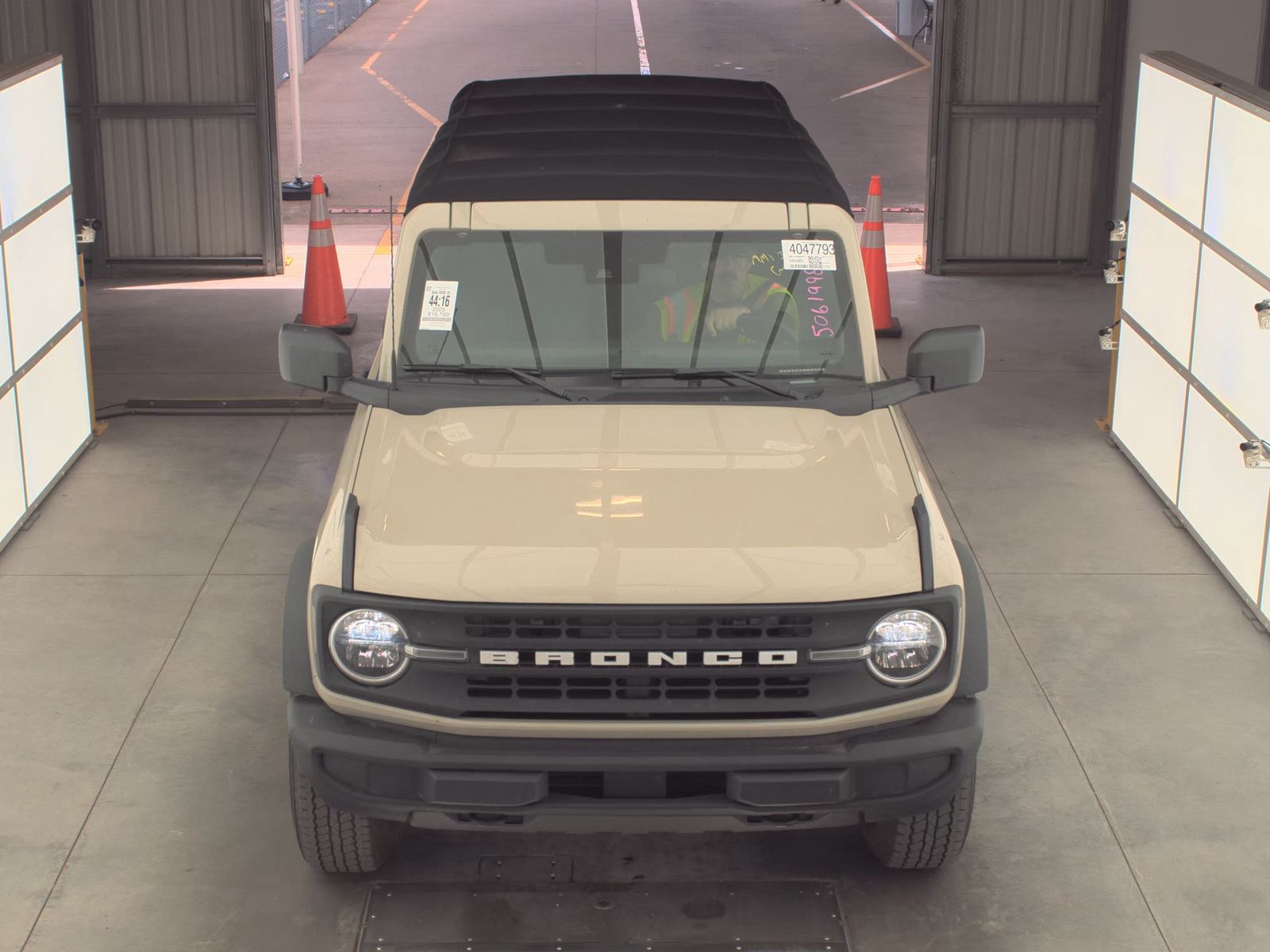 FORD BRONCO - 3