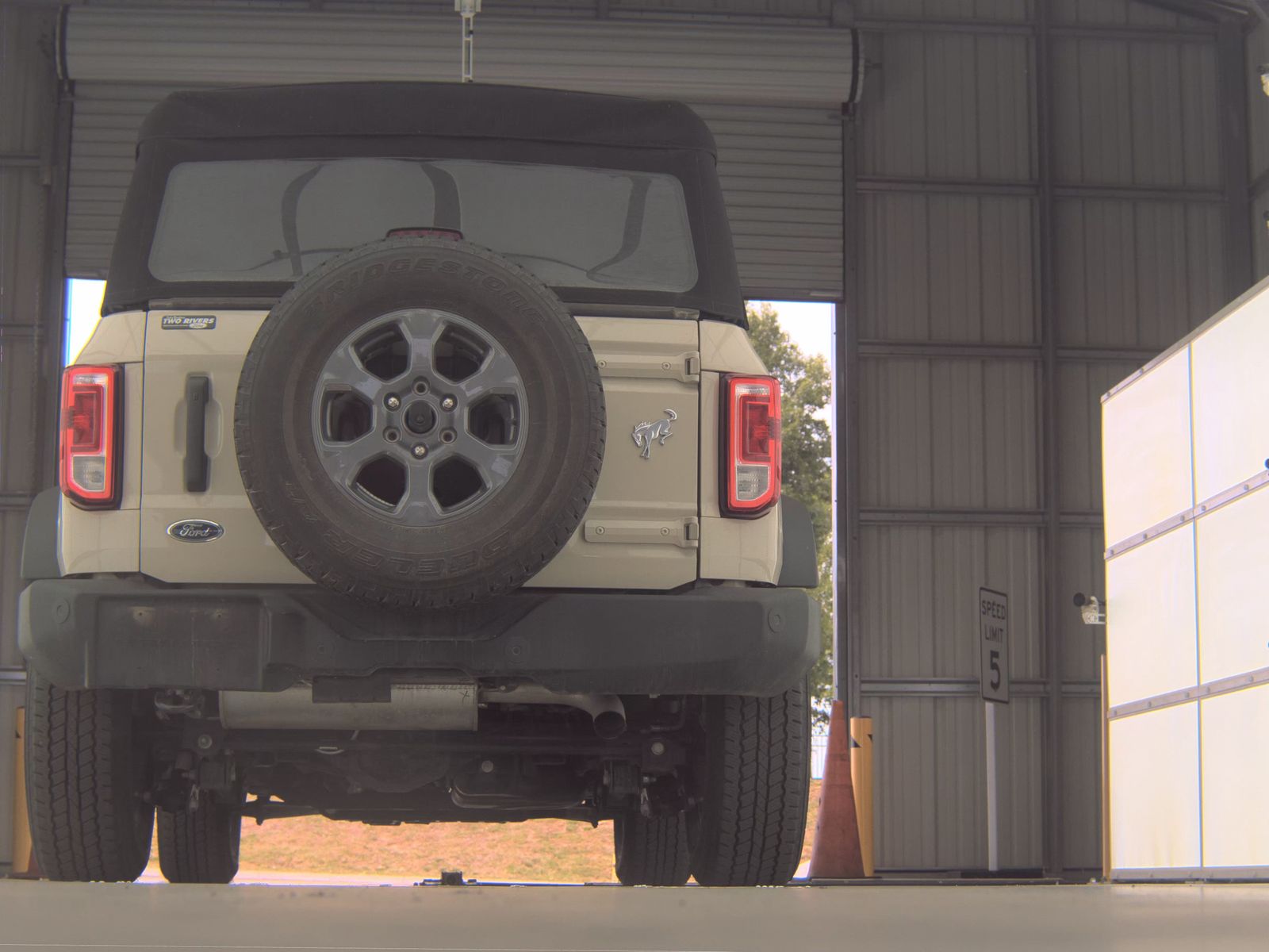 FORD BRONCO - 8