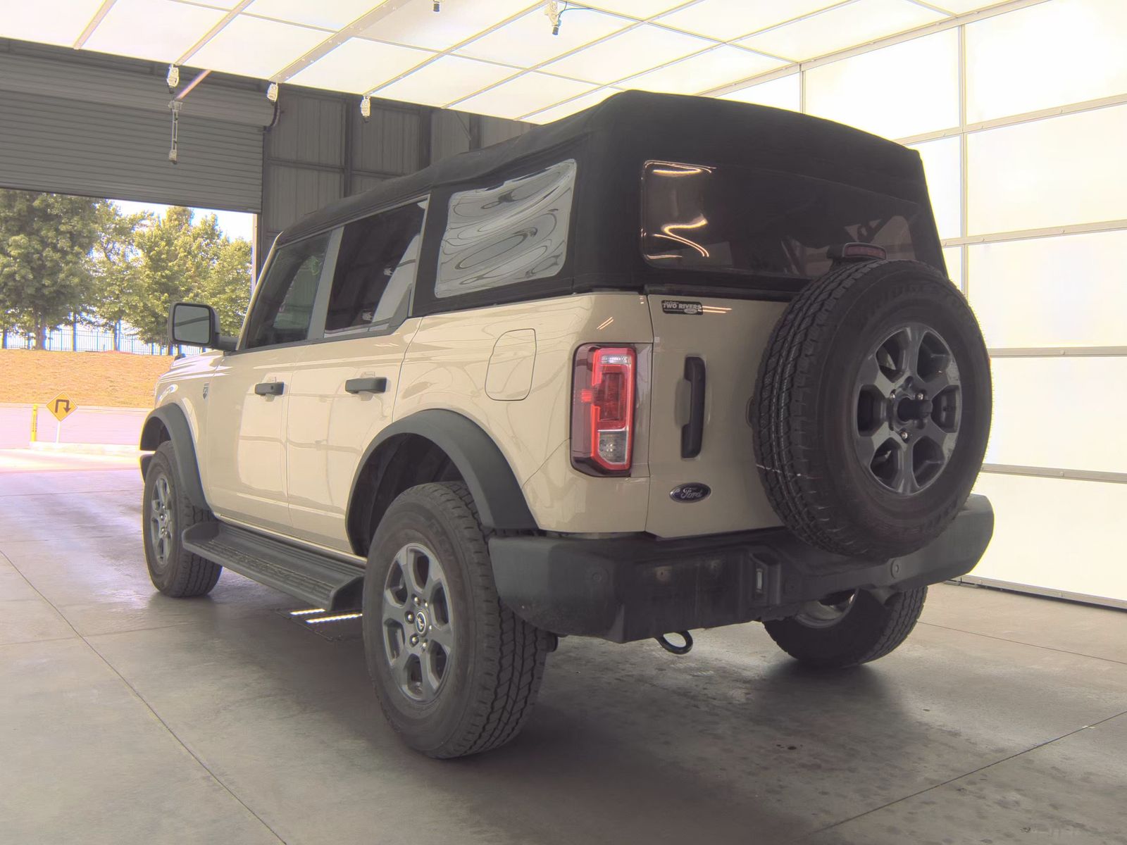 FORD BRONCO - 9