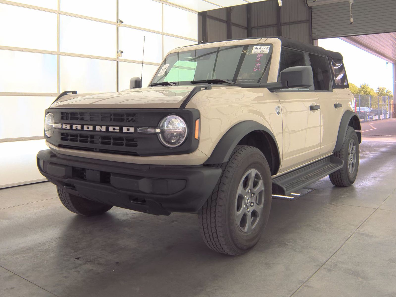 FORD BRONCO - 1