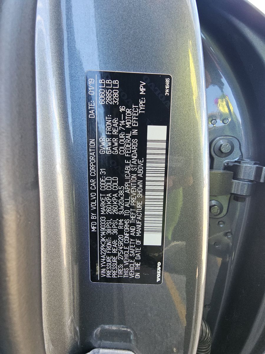 2019 Volvo XC90 T6 Momentum AWD