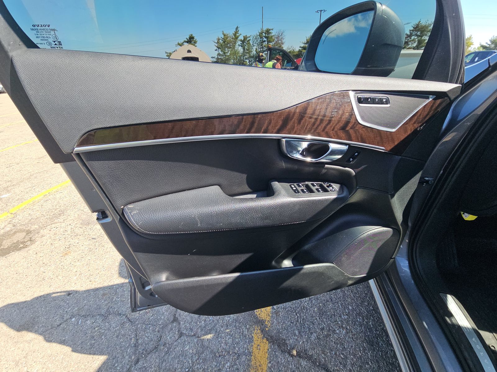 2019 Volvo XC90 T6 Momentum AWD