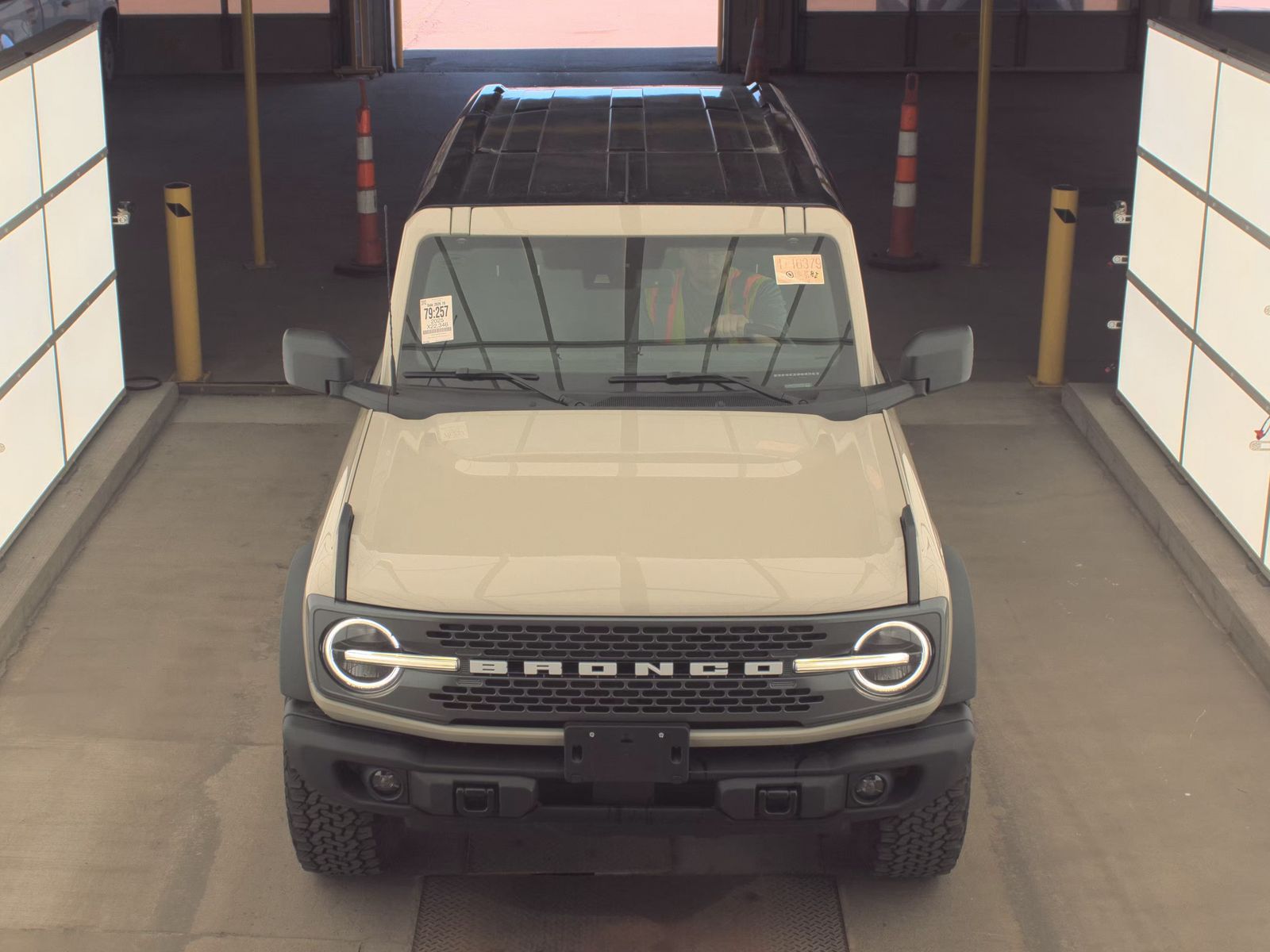 FORD BRONCO - 3