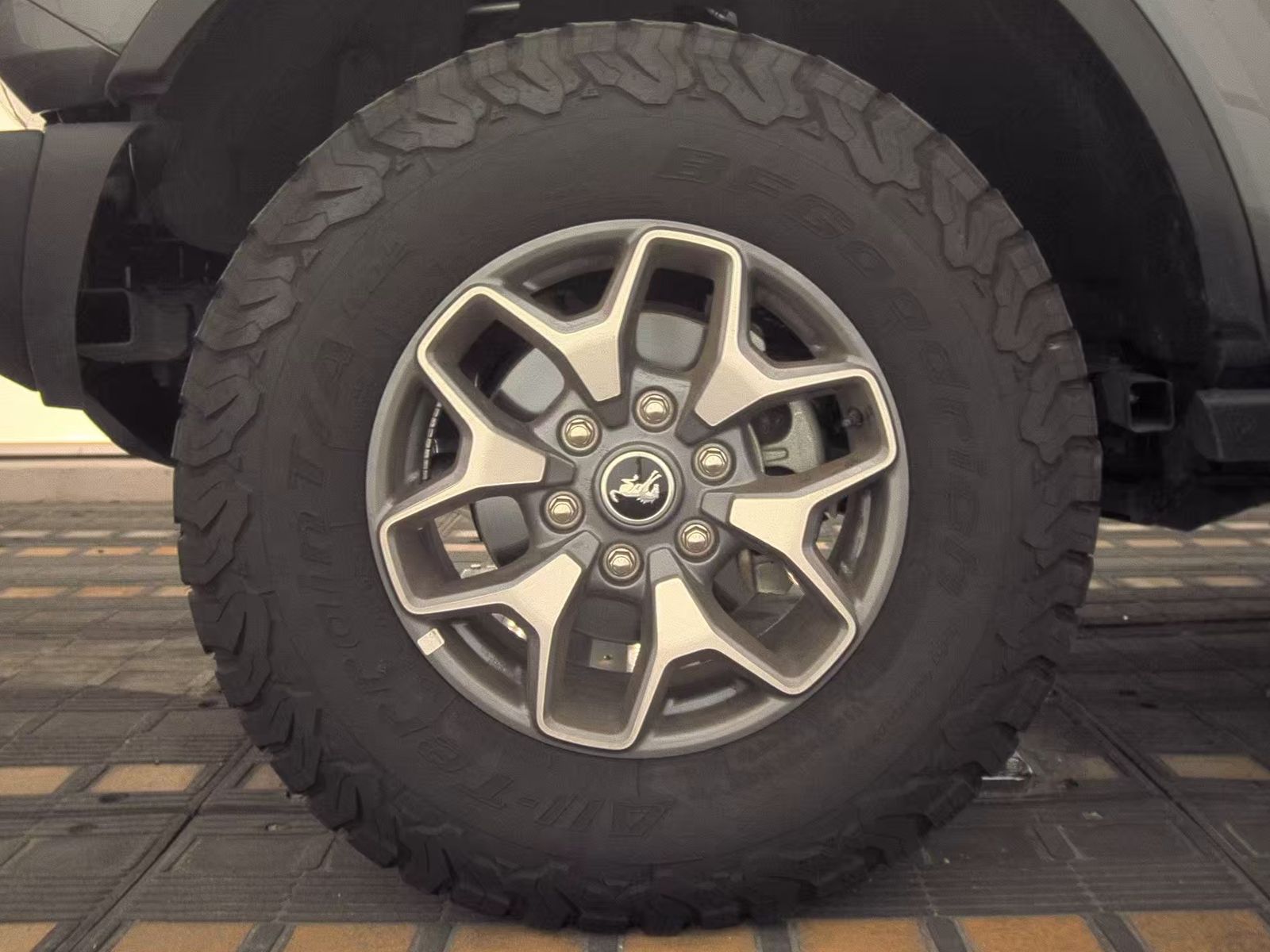 FORD BRONCO - 10
