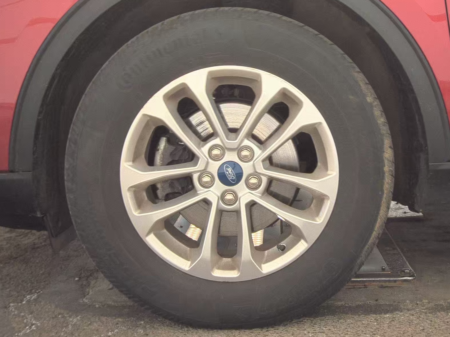 FORD ESCAPE - 10