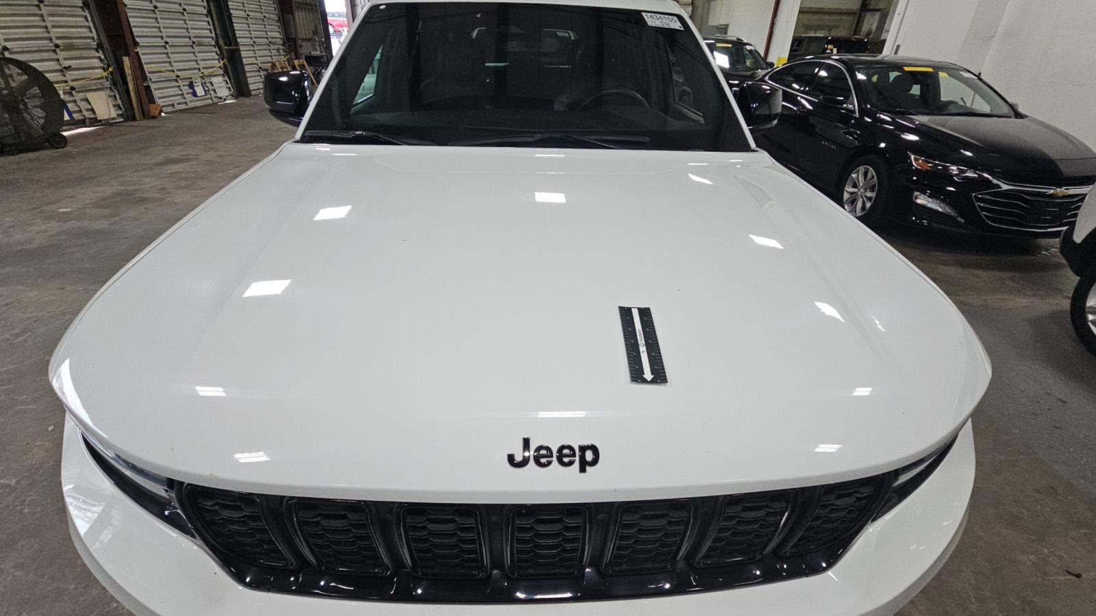 2024 Jeep Grand Cherokee Altitude RWD