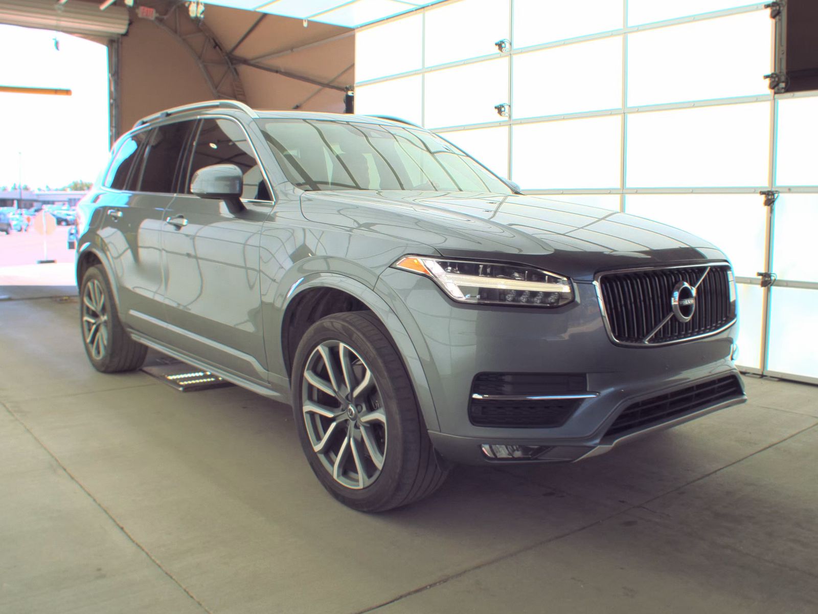 2019 Volvo XC90 T6 Momentum AWD