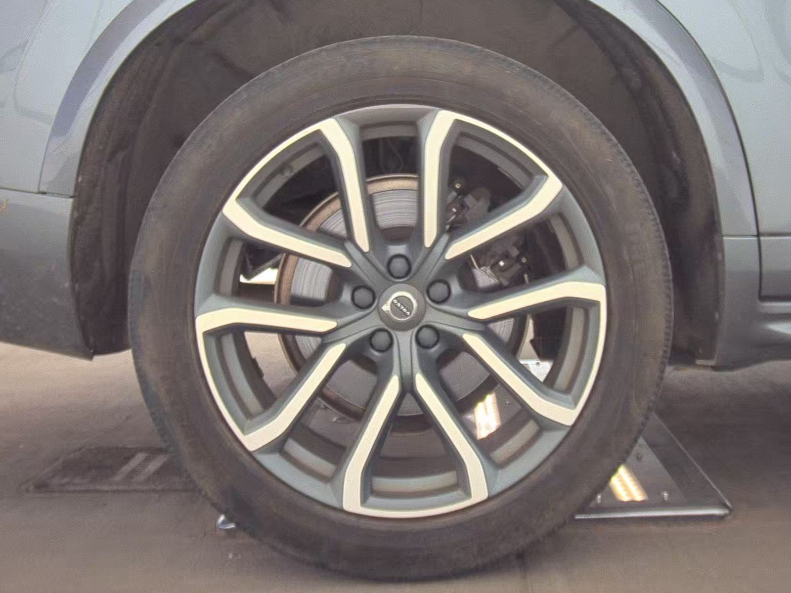 2019 Volvo XC90 T6 Momentum AWD