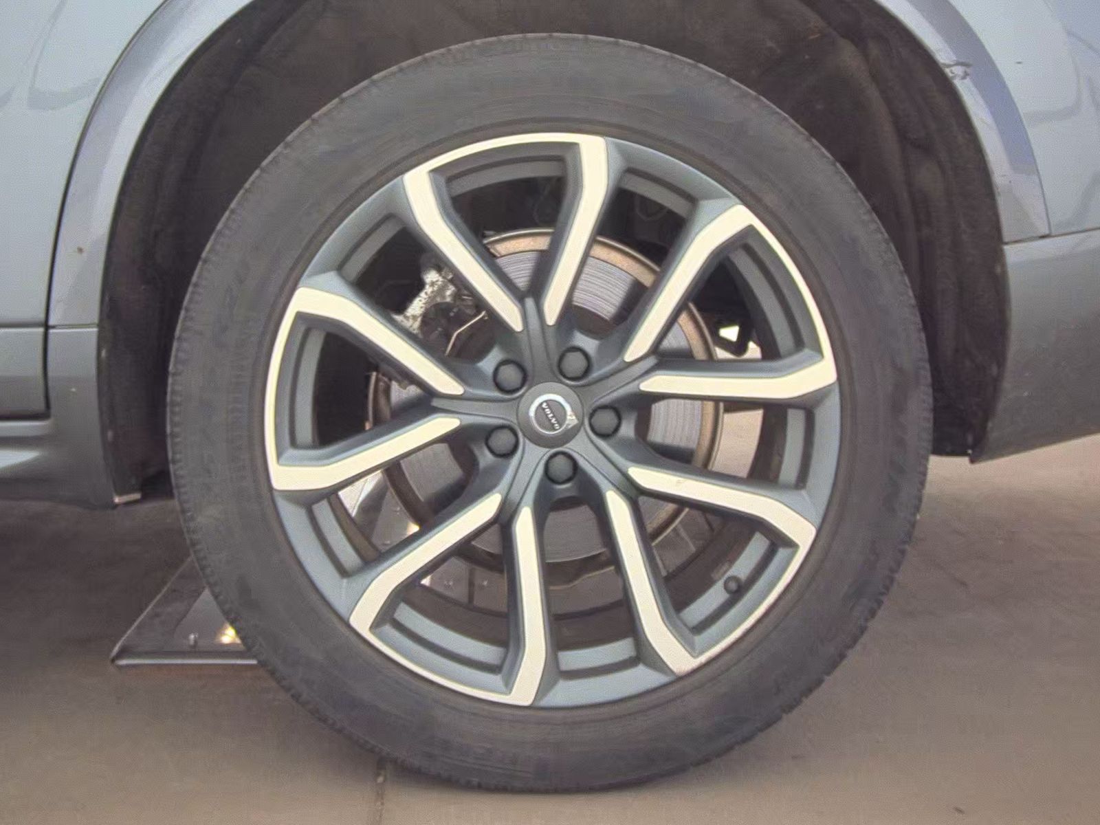 2019 Volvo XC90 T6 Momentum AWD