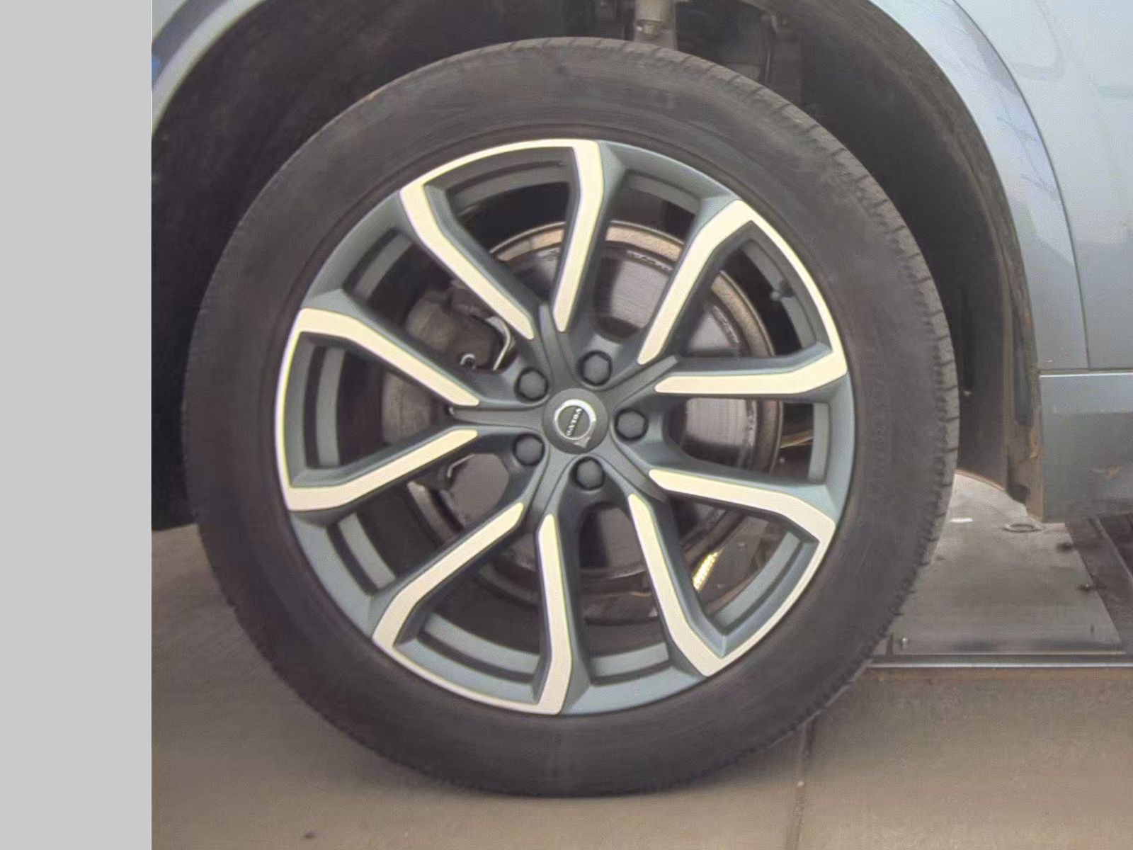 2019 Volvo XC90 T6 Momentum AWD