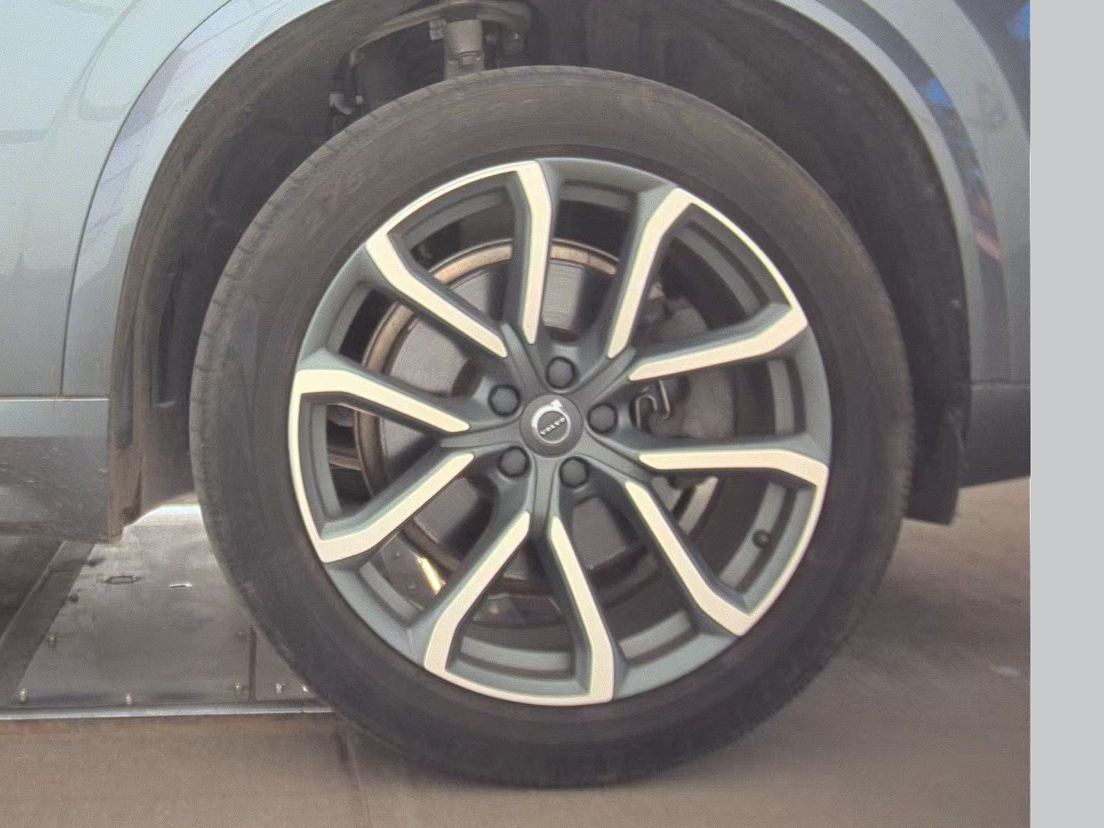 2019 Volvo XC90 T6 Momentum AWD