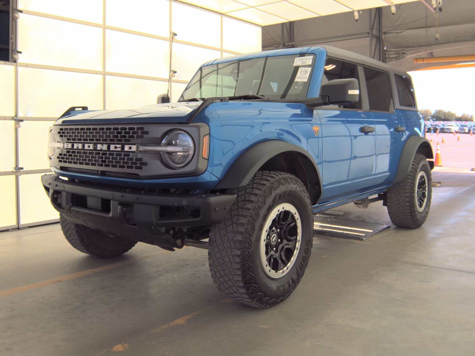 FORD BRONCO - 1