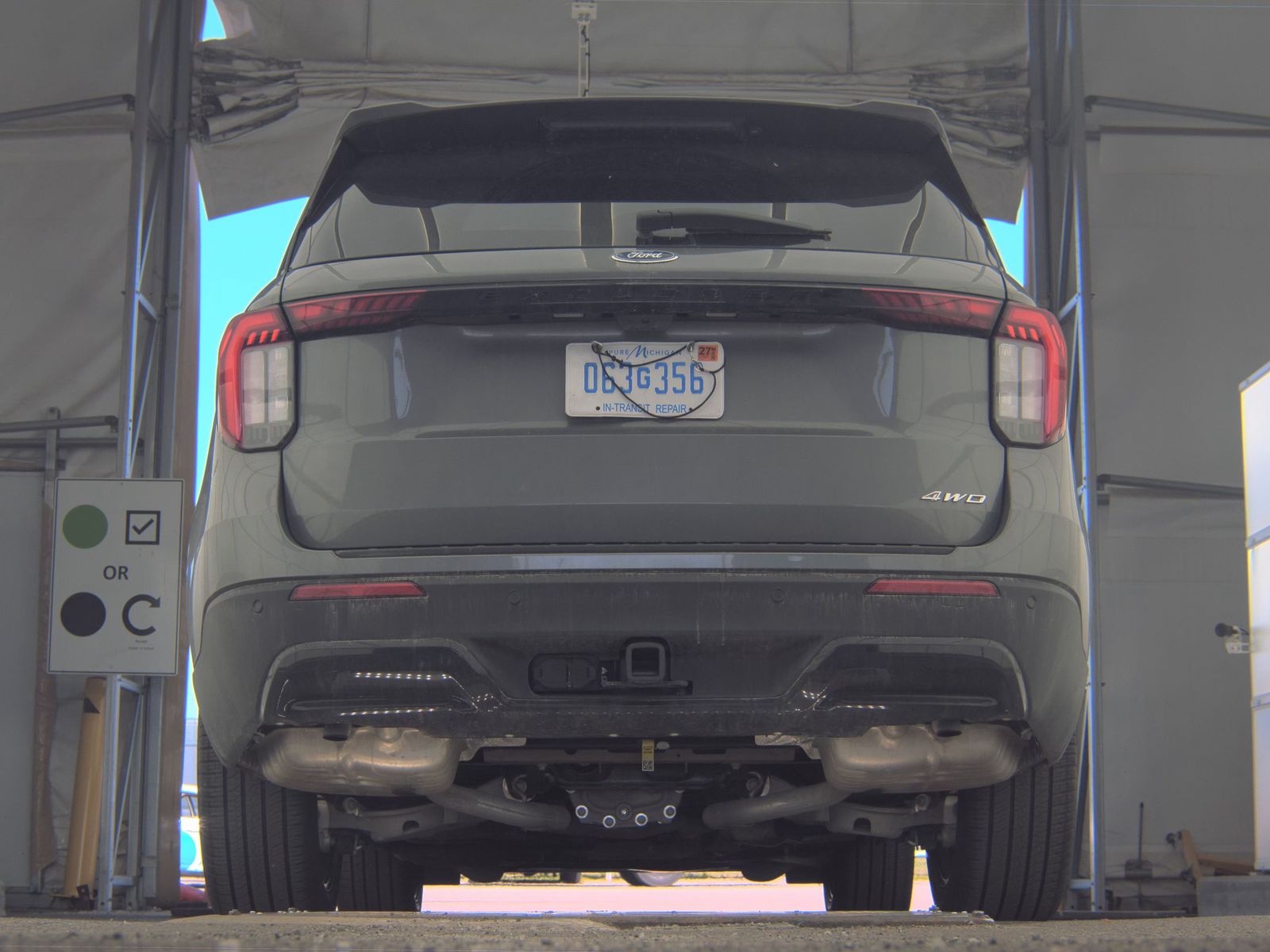 FORD EXPLORER - 8