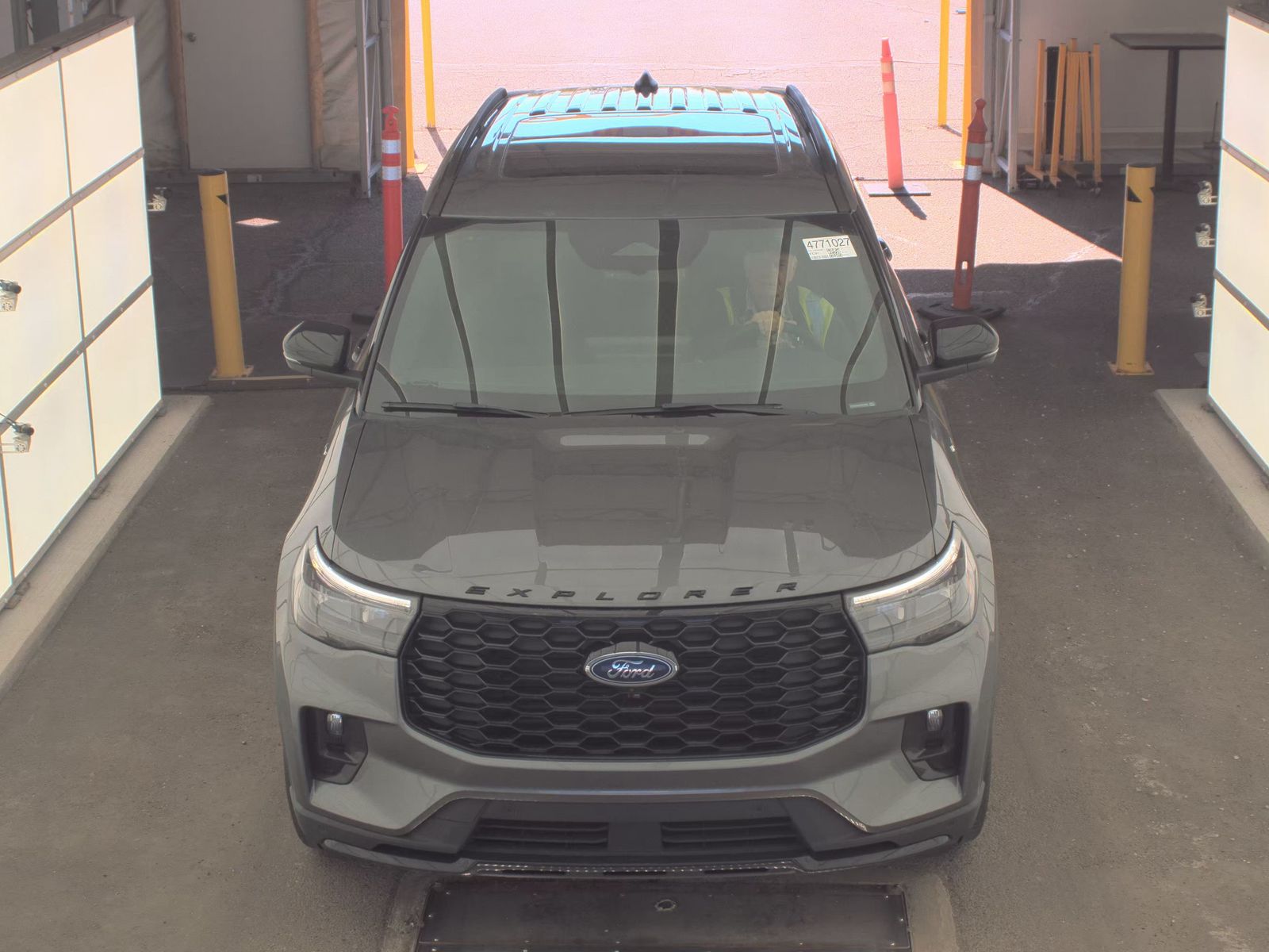 FORD EXPLORER - 3
