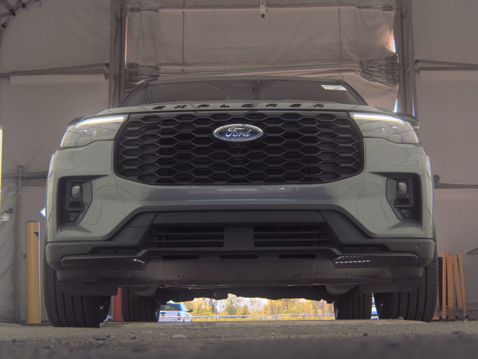 FORD EXPLORER - 4