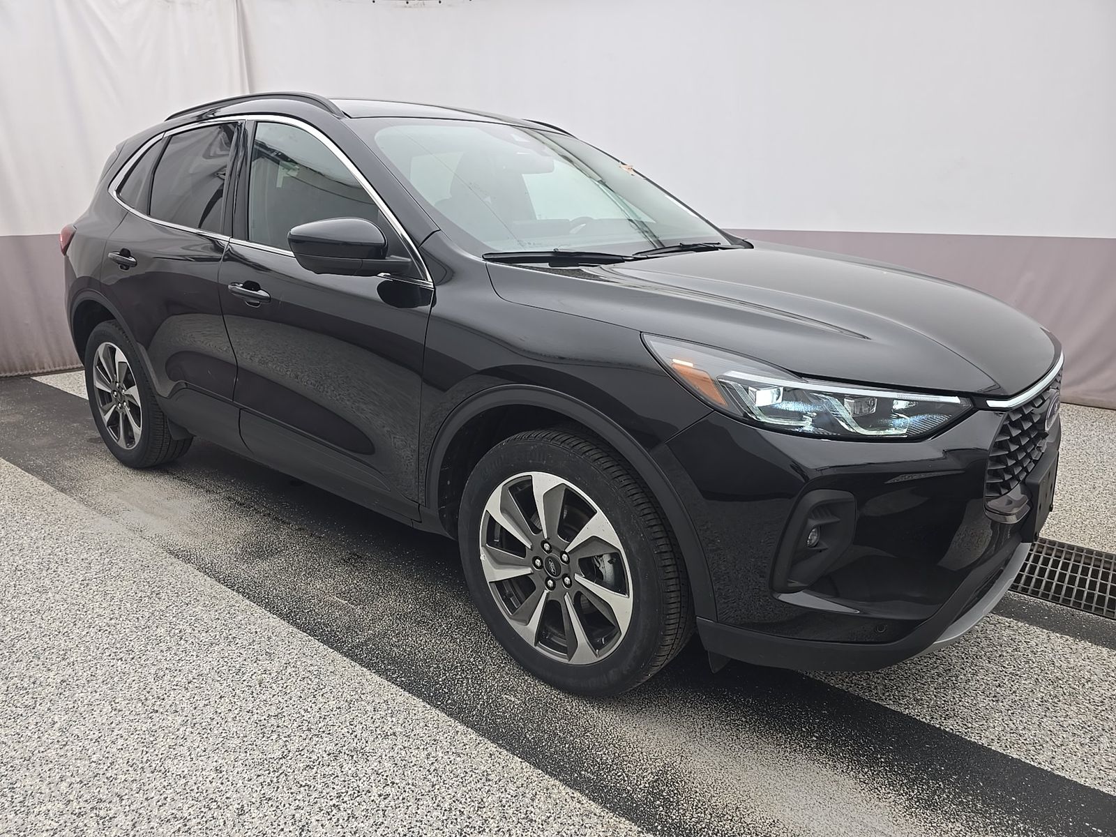 FORD ESCAPE - 4