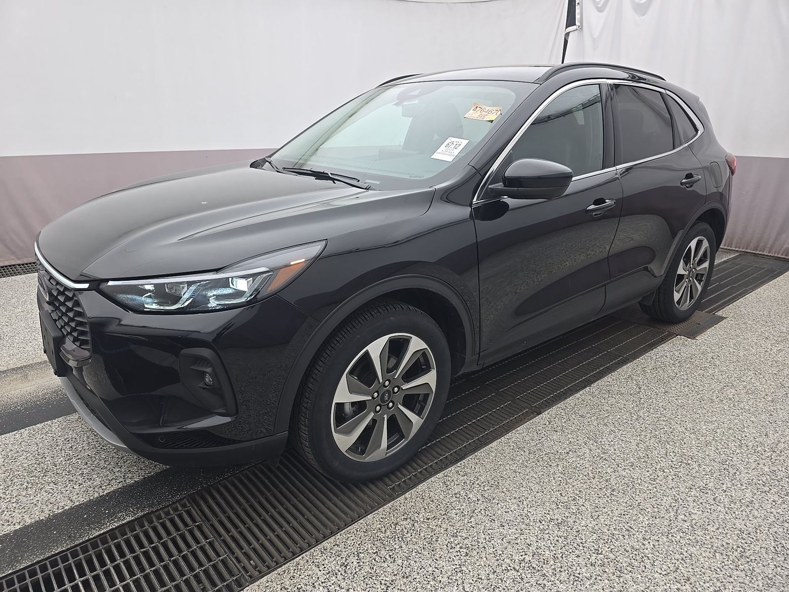 FORD ESCAPE - 1