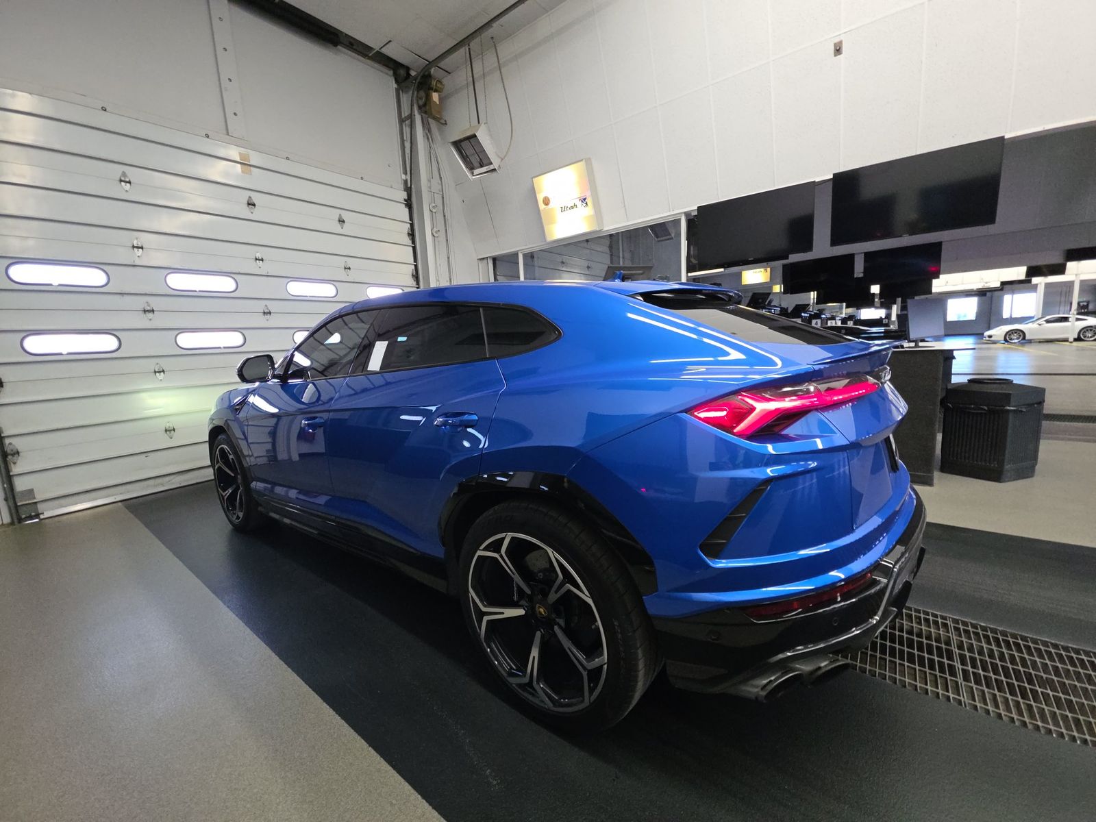 2019 Lamborghini Urus Base AWD