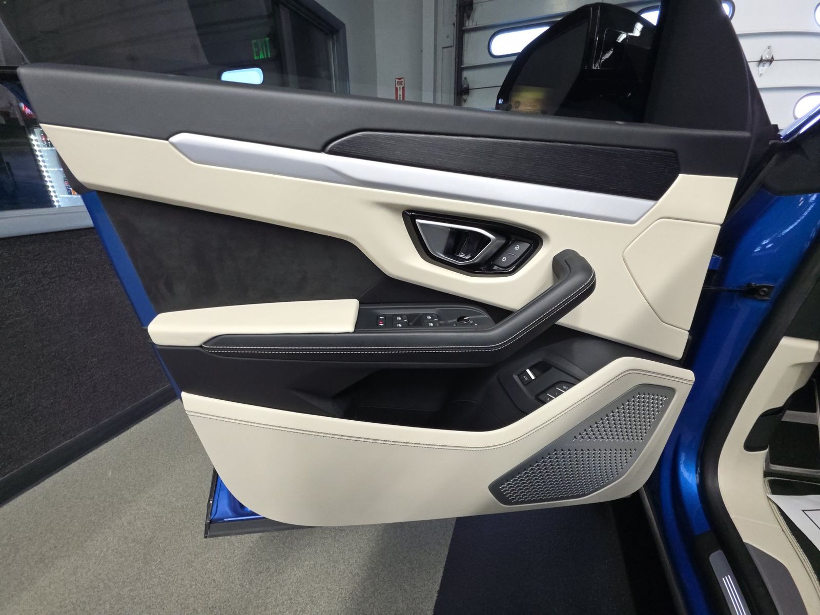 2019 Lamborghini Urus Base AWD