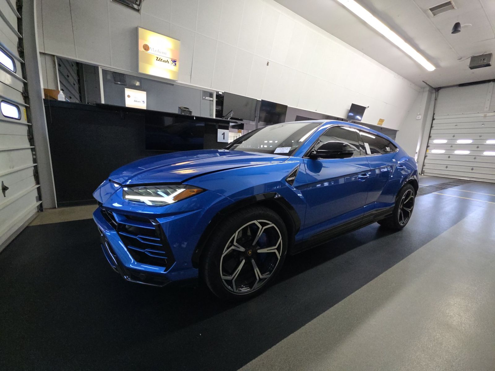 2019 Lamborghini Urus Base AWD
