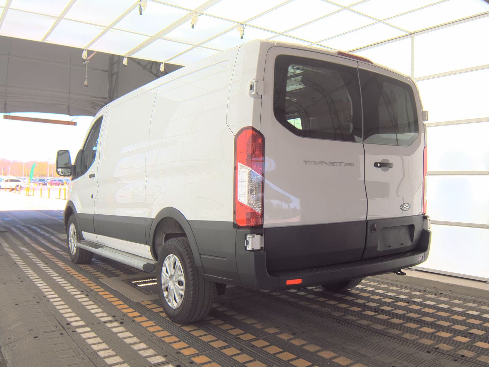 FORD TRANSIT 250 - 9