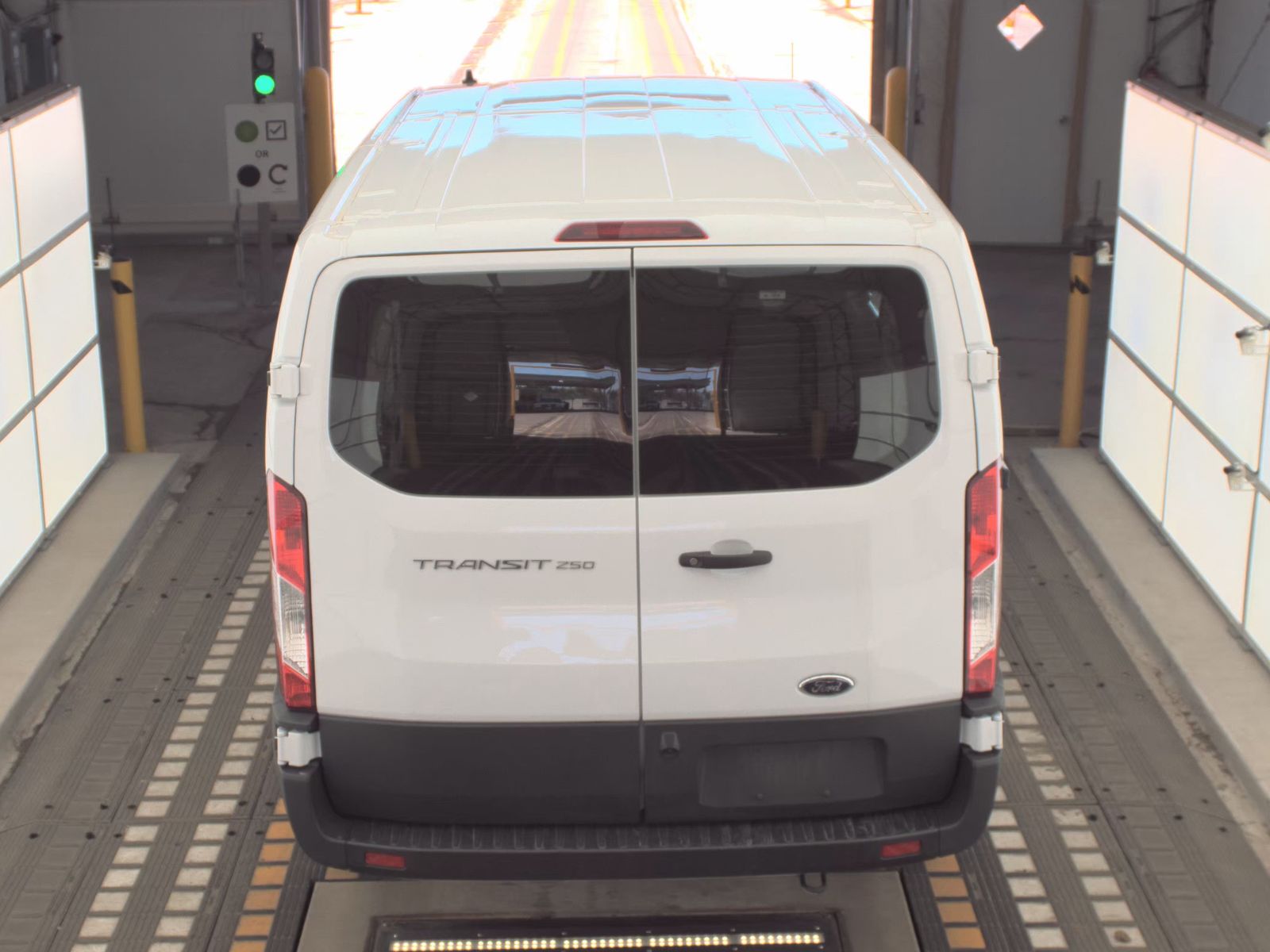 FORD TRANSIT 250 - 7