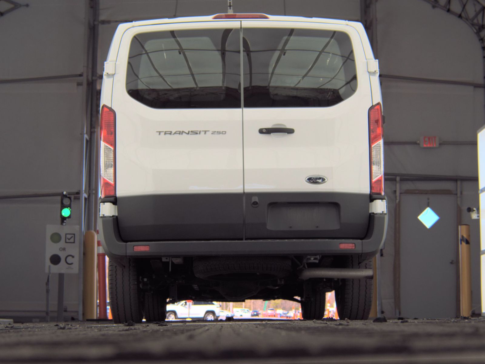 FORD TRANSIT 250 - 8