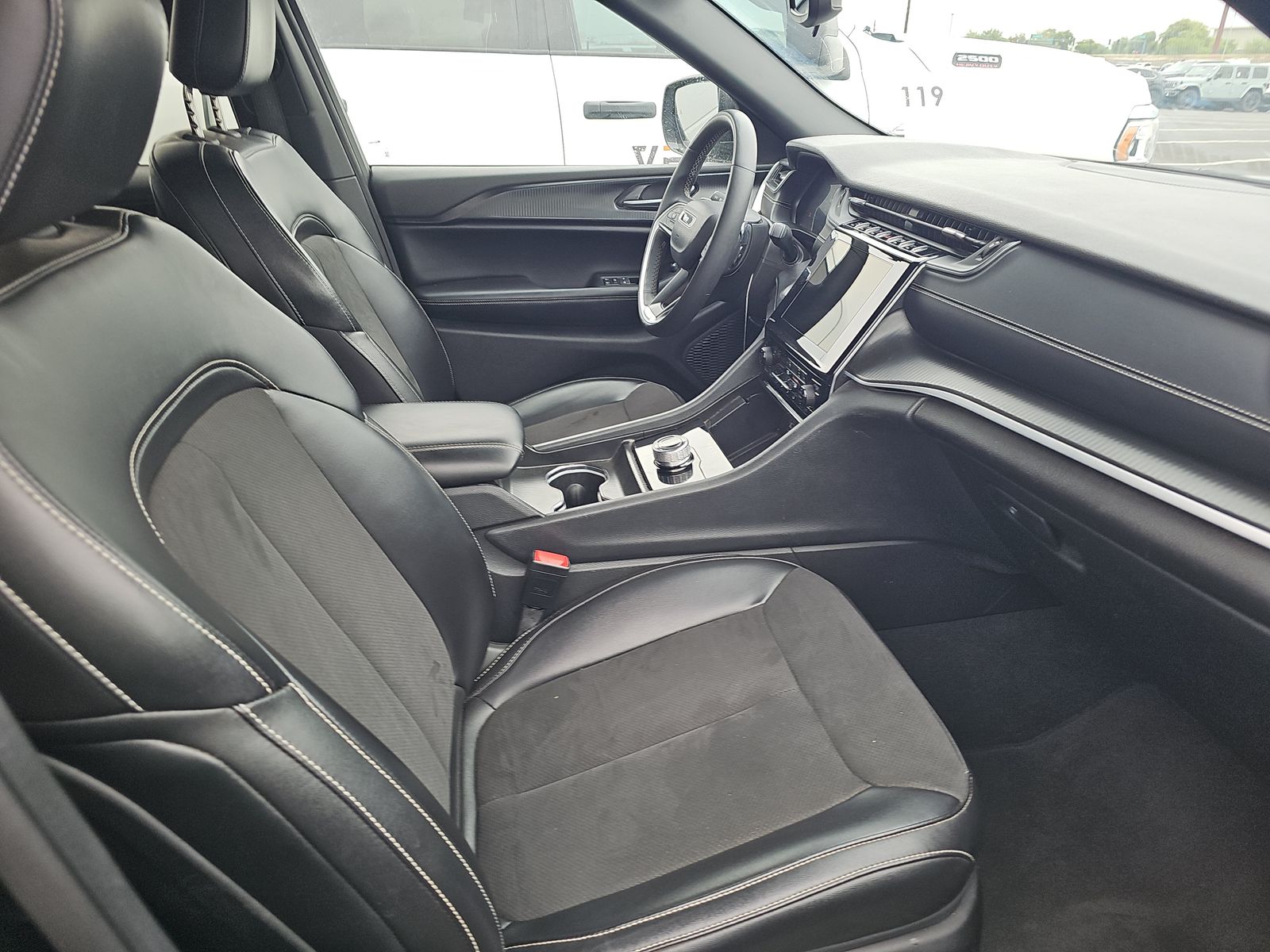 2024 Jeep Grand Cherokee Altitude RWD