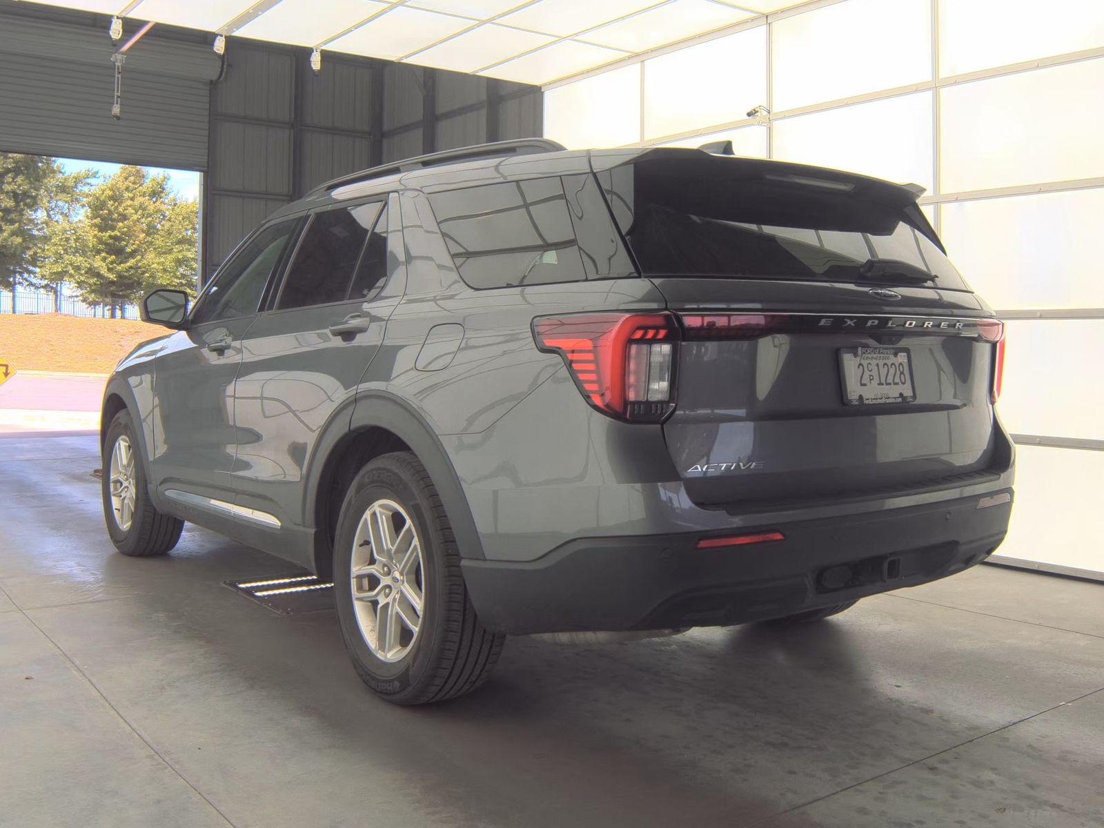 FORD EXPLORER - 9